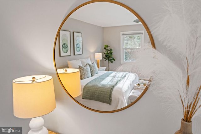 2729 UNICORN LN NW, Washington, DC 20015