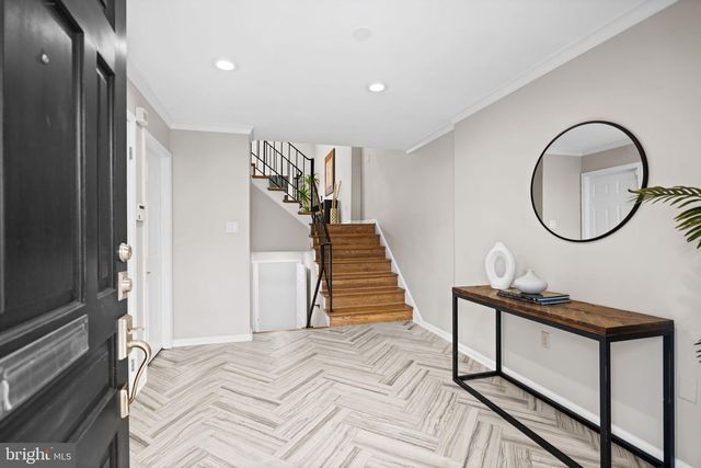 2729 UNICORN LN NW, Washington, DC 20015