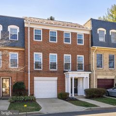 2729 UNICORN LN NW, Washington, DC 20015