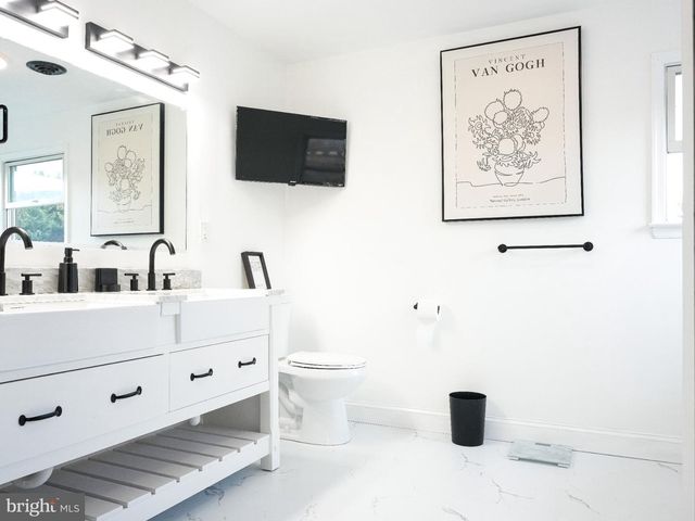 2111 WARREN WAY DR, Westminster, MD 21157