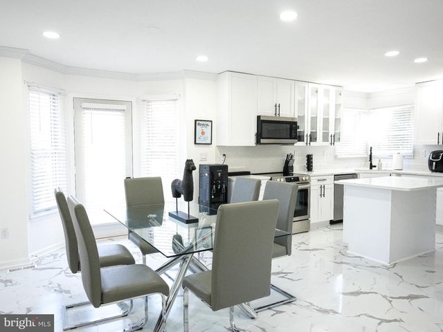 2111 WARREN WAY DR, Westminster, MD 21157