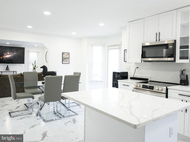 2111 WARREN WAY DR, Westminster, MD 21157