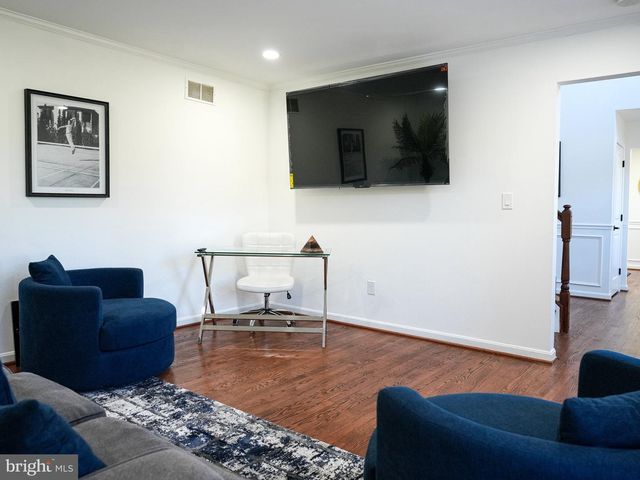 2111 WARREN WAY DR, Westminster, MD 21157