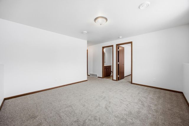 5659 61st Street S, Fargo, ND 58104