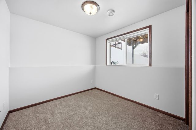 5659 61st Street S, Fargo, ND 58104