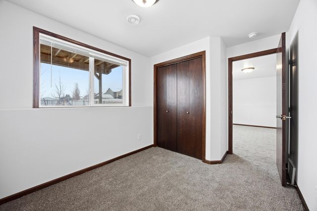 5659 61st Street S, Fargo, ND 58104