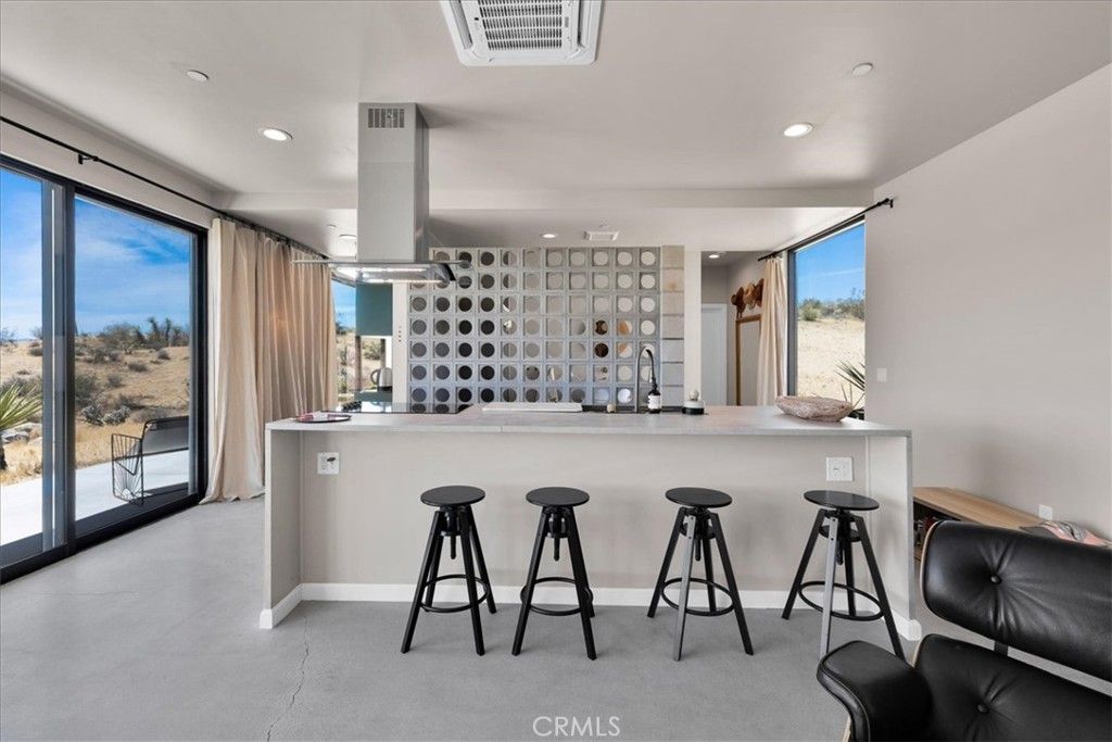 Image 10 of property listing at 6250 Avalon, Yucca Valley, CA 92284