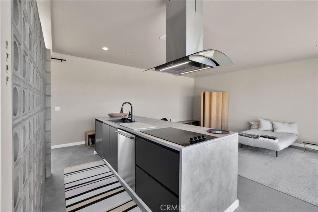 Image 13 of property listing at 6250 Avalon, Yucca Valley, CA 92284