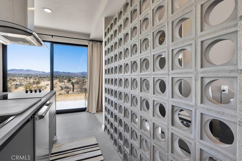 Image 14 of property listing at 6250 Avalon, Yucca Valley, CA 92284