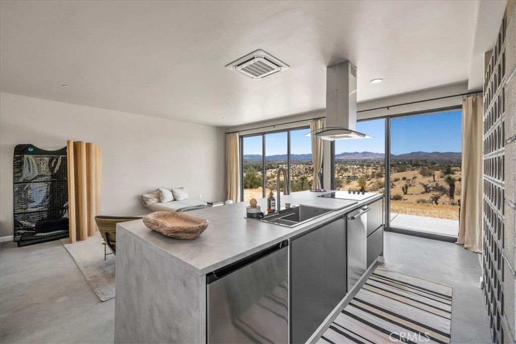 Image 6 of property listing at 6250 Avalon, Yucca Valley, CA 92284