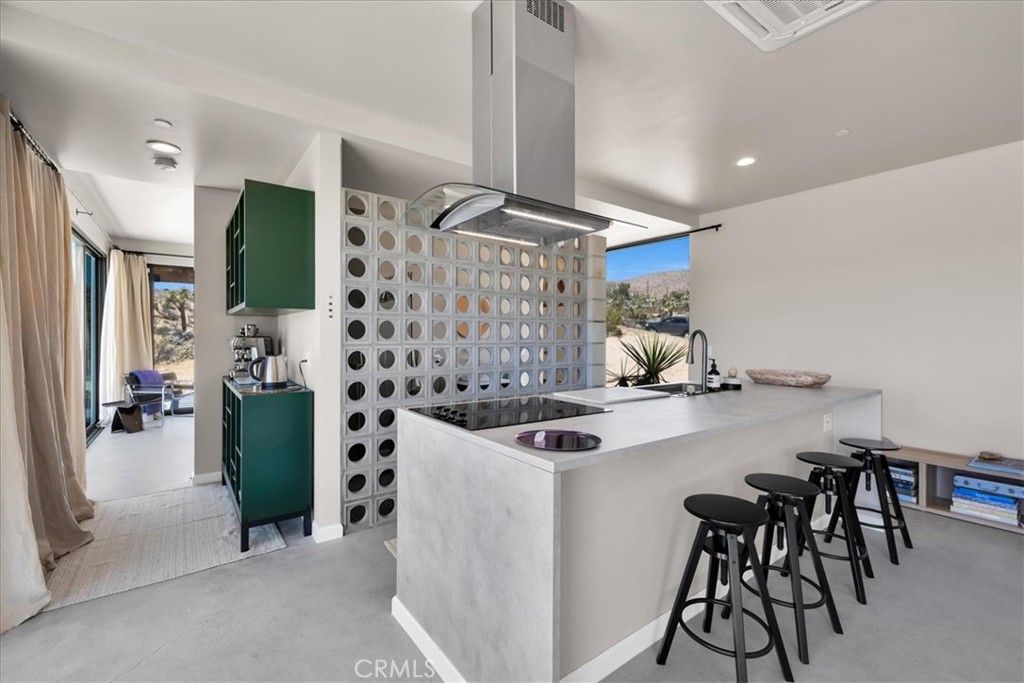 Image 8 of property listing at 6250 Avalon, Yucca Valley, CA 92284