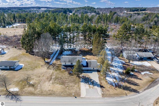 106 Pearl Street, Kingsley, MI 49649