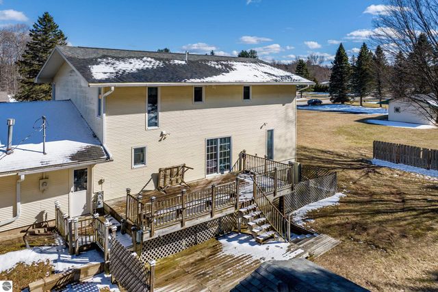 106 Pearl Street, Kingsley, MI 49649