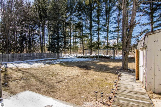 106 Pearl Street, Kingsley, MI 49649