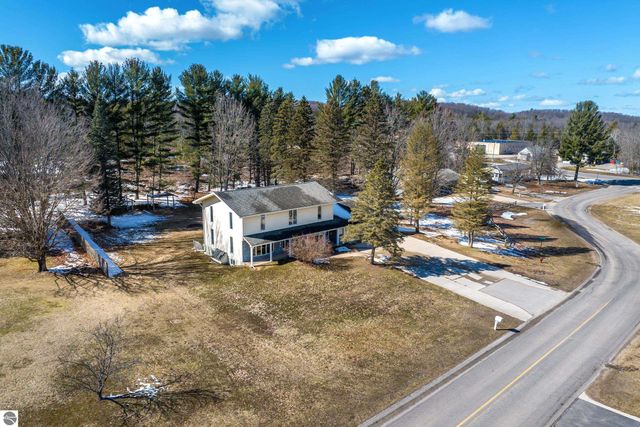 106 Pearl Street, Kingsley, MI 49649