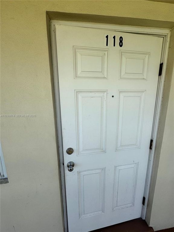 118 E Salisbury E 118, West Palm Beach, FL 33417