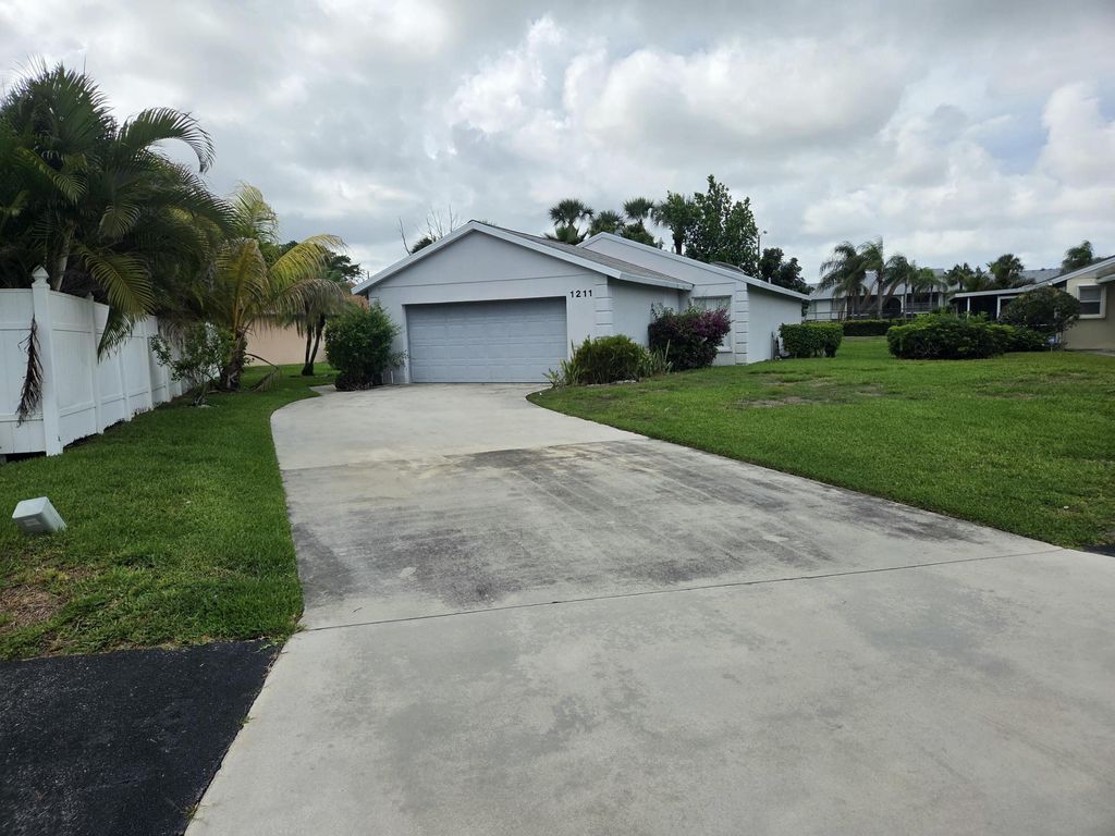 1211 Pine Sage Circle, West Palm Beach, FL 33409