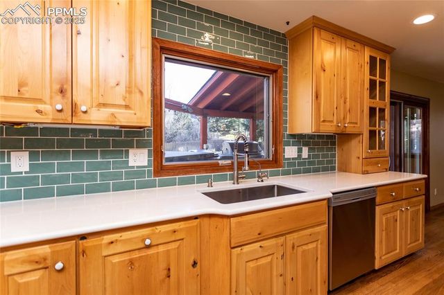 135 Broadmoor Hills Drive, Colorado Springs, CO 80906