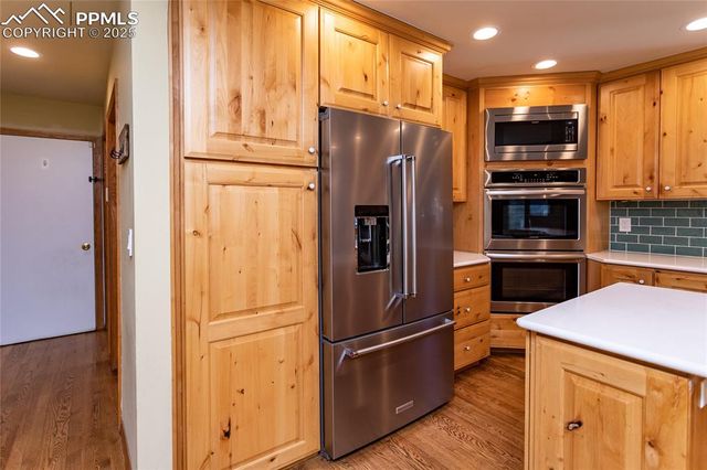 135 Broadmoor Hills Drive, Colorado Springs, CO 80906