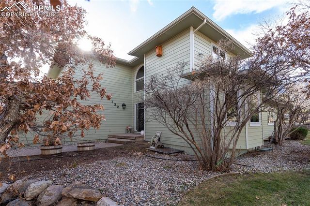 135 Broadmoor Hills Drive, Colorado Springs, CO 80906