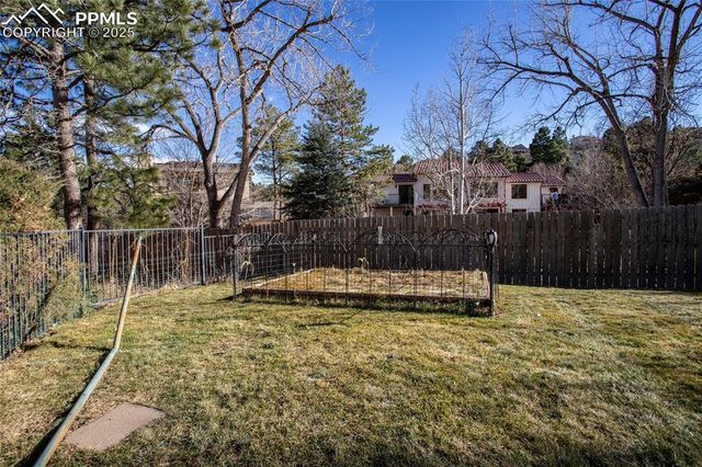 135 Broadmoor Hills Drive, Colorado Springs, CO 80906
