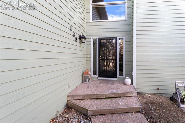 135 Broadmoor Hills Drive, Colorado Springs, CO 80906