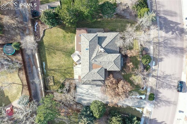 135 Broadmoor Hills Drive, Colorado Springs, CO 80906