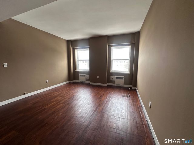 230 Farmington Avenue APT C2, Hartford, CT 06105