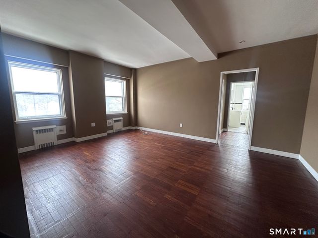 230 Farmington Avenue APT C2, Hartford, CT 06105