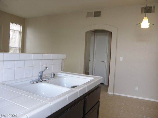 2201 RAMSGATE Drive 321, Henderson, NV 89074