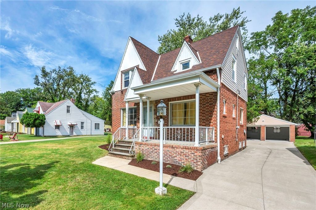 19413 Ridgewood Avenue, Warrensville Heights, OH 44122