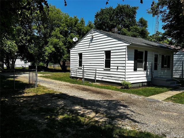 1233 Allen Street, Burton, MI 48529