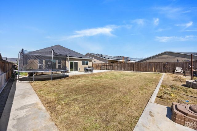 9615 Silver Falls Lane, Bakersfield, CA 93263