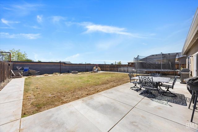 9615 Silver Falls Lane, Bakersfield, CA 93263