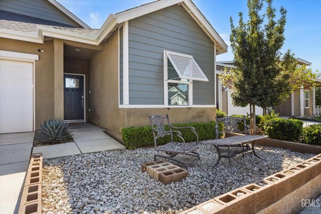 9615 Silver Falls Lane, Bakersfield, CA 93263