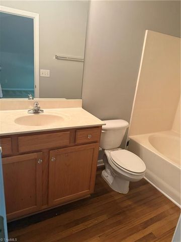 5070 BARTHOLOMEWS Lane, Greensboro, NC 27407