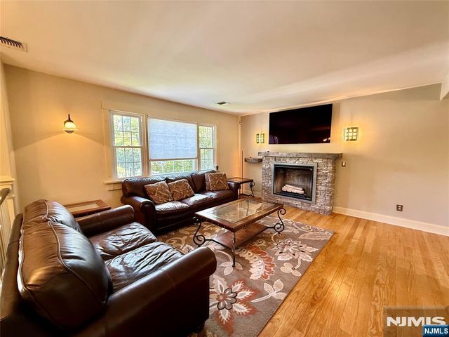 15 Hazel Street, Lincoln Park Borough, NJ 07035