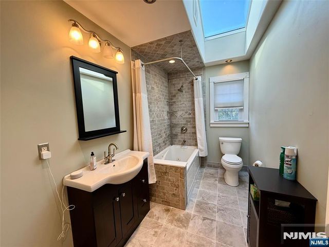 15 Hazel Street, Lincoln Park Borough, NJ 07035