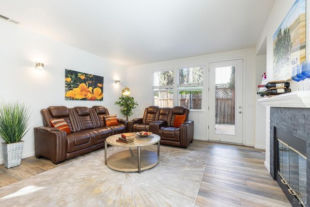 930 Langeburg St, Santa Rosa, CA 95407