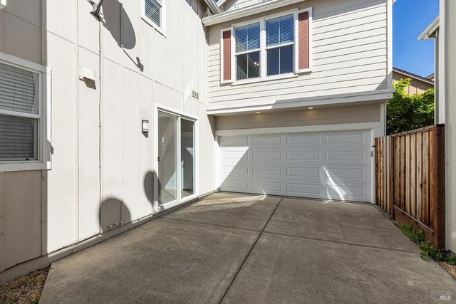 930 Langeburg St, Santa Rosa, CA 95407