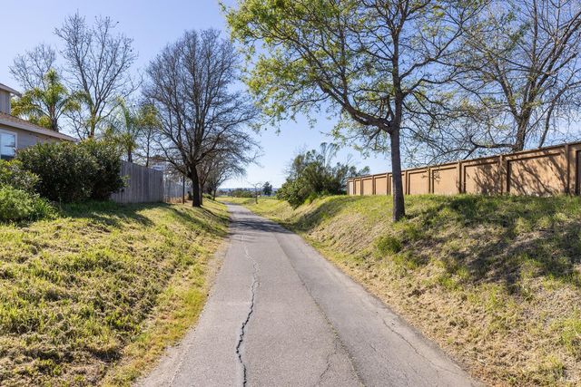 930 Langeburg St, Santa Rosa, CA 95407