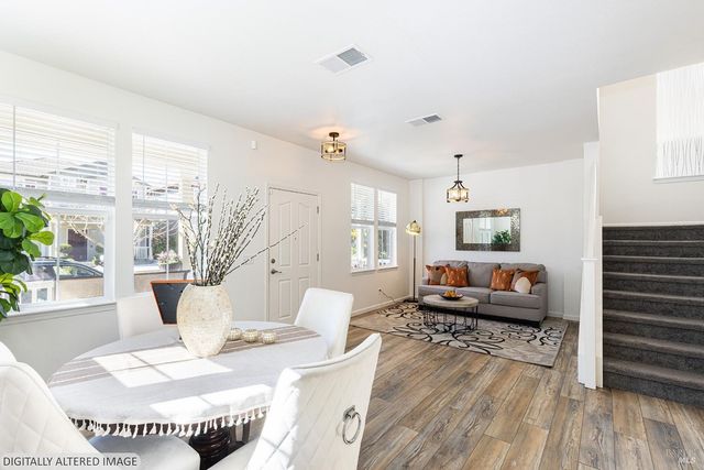 930 Langeburg St, Santa Rosa, CA 95407