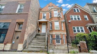 2756 W 24th Street 2F, Chicago, IL 60608