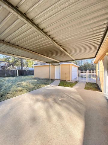 19906 S Plantation Estates Drive, Porter, TX 77365