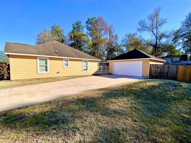 19906 S Plantation Estates Drive, Porter, TX 77365