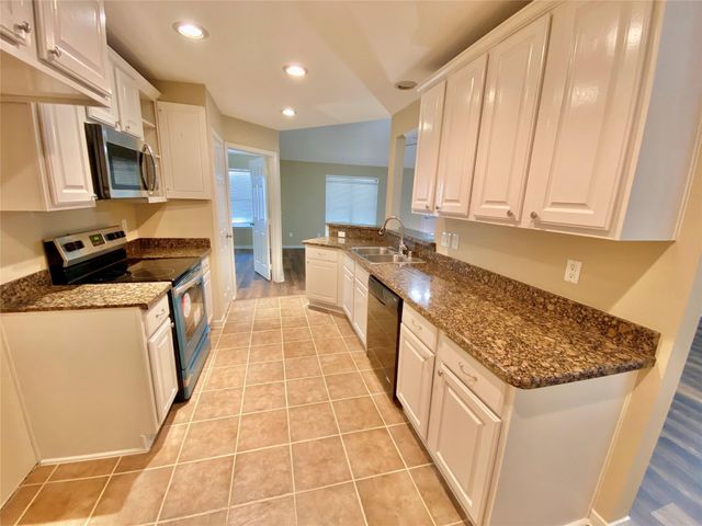 19906 S Plantation Estates Drive, Porter, TX 77365