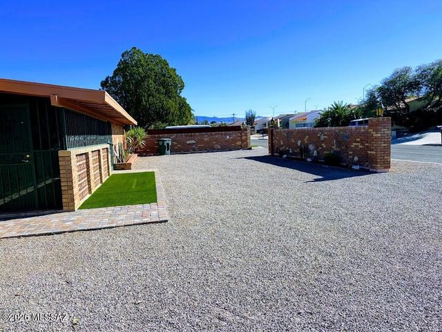 5101 E 9th Street, Tucson, AZ 85711