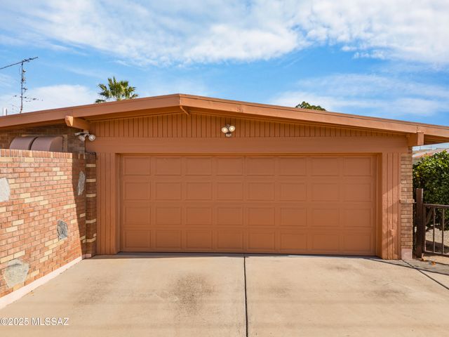 5101 E 9th Street, Tucson, AZ 85711