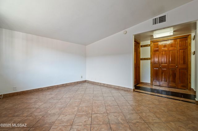 5101 E 9th Street, Tucson, AZ 85711