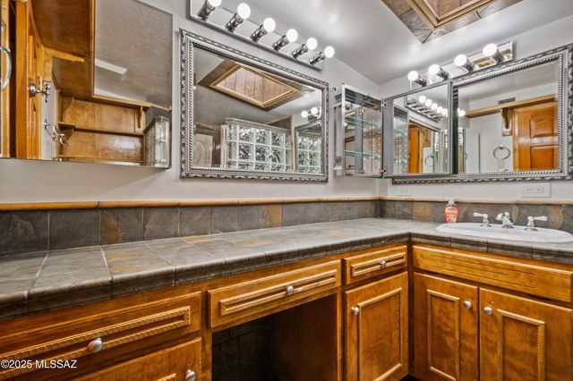 5101 E 9th Street, Tucson, AZ 85711